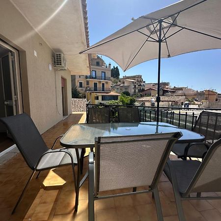We Home Taormina Center With Parking Екстер'єр фото
