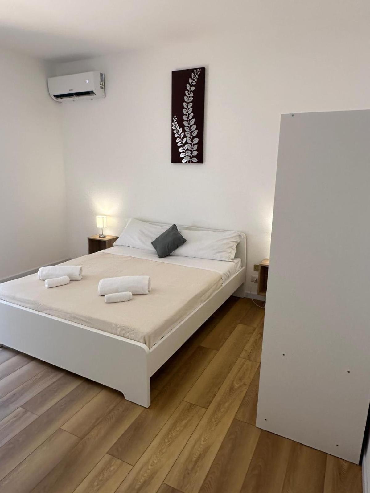 We Home Taormina Center With Parking Екстер'єр фото