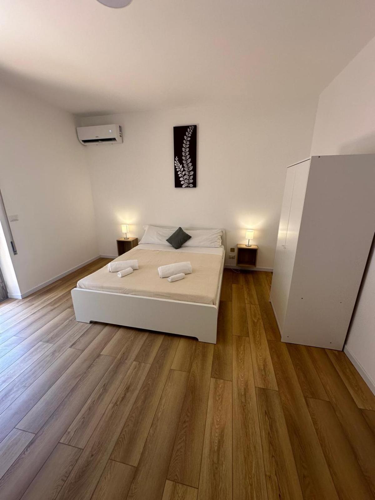 We Home Taormina Center With Parking Екстер'єр фото