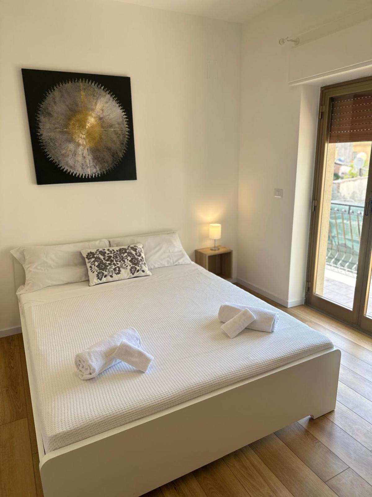 We Home Taormina Center With Parking Екстер'єр фото