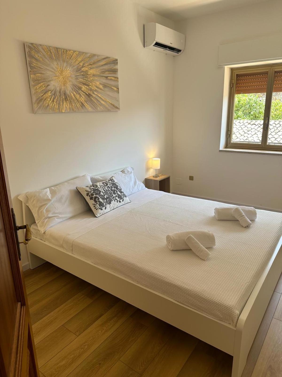 We Home Taormina Center With Parking Екстер'єр фото