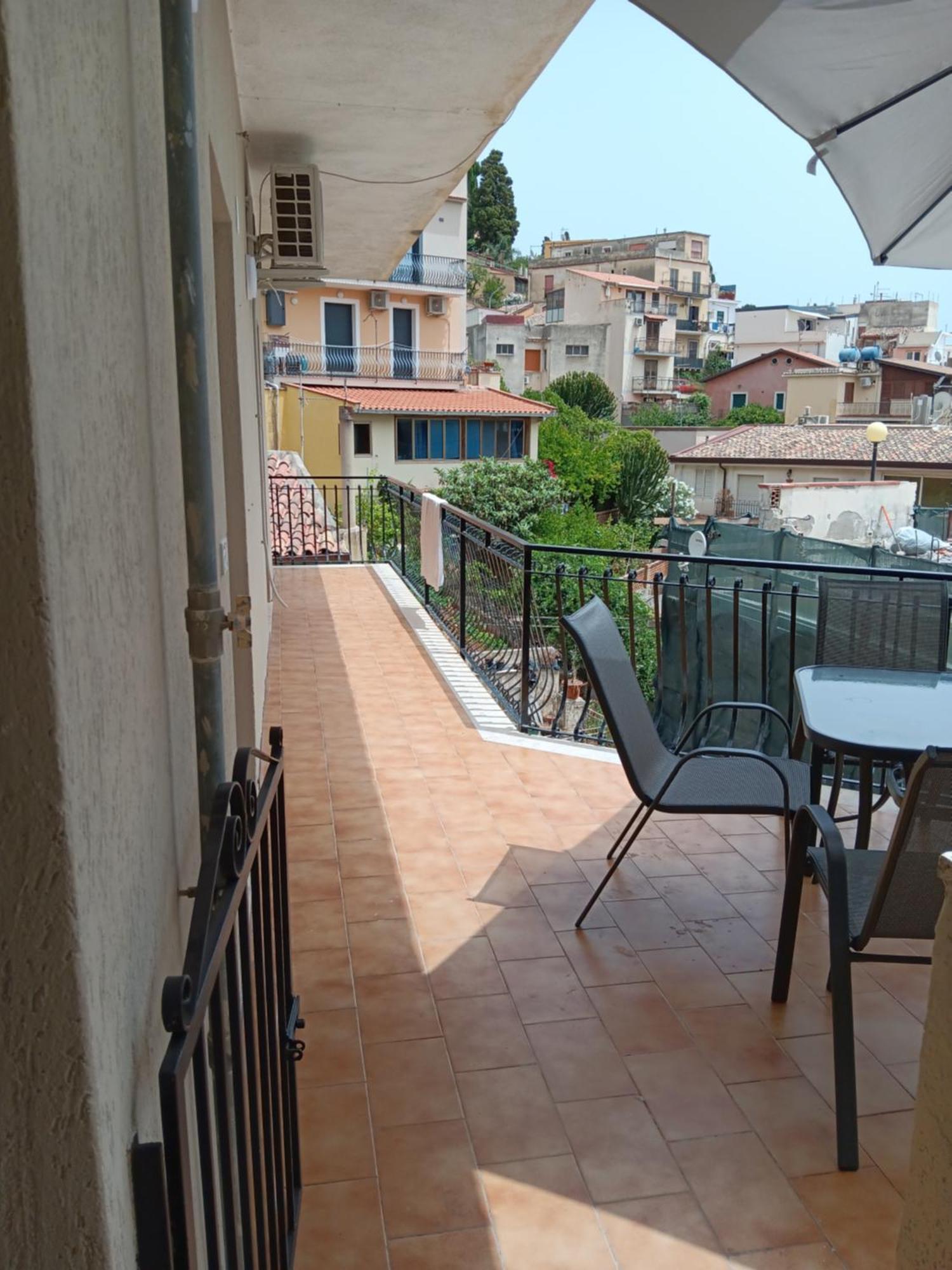 We Home Taormina Center With Parking Екстер'єр фото
